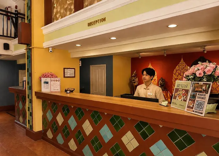沃拉布里素坤逸酒店